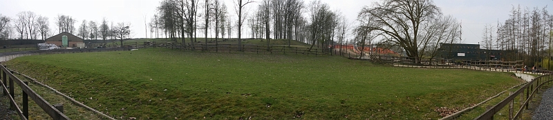 saispasdevantafricain.jpg - Enclos devant l'africain , j'y ai vu quelques maras, mais comme ils sont généralement en liberté dans le parc, je ne sais pas trop ...