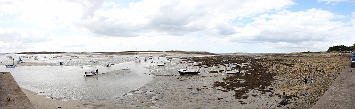 quaiilegrande.jpg - 7 images, Taille: 2869 x 885, FOV: 158.00 x 48.74, RMS: 1.93, Lentille: Standard, Projection: Spherique, Couleur: LDR