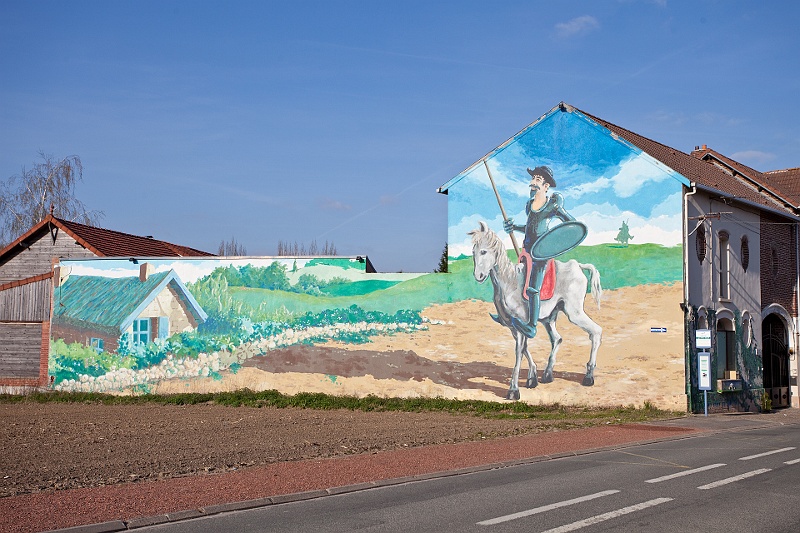 IMG_1095.jpg - quelques villages avant d'arriver à la maison, un habitant a bien habillé la facade de sa maison. essayez donc en ville :) quoique à biache st vasst :)
