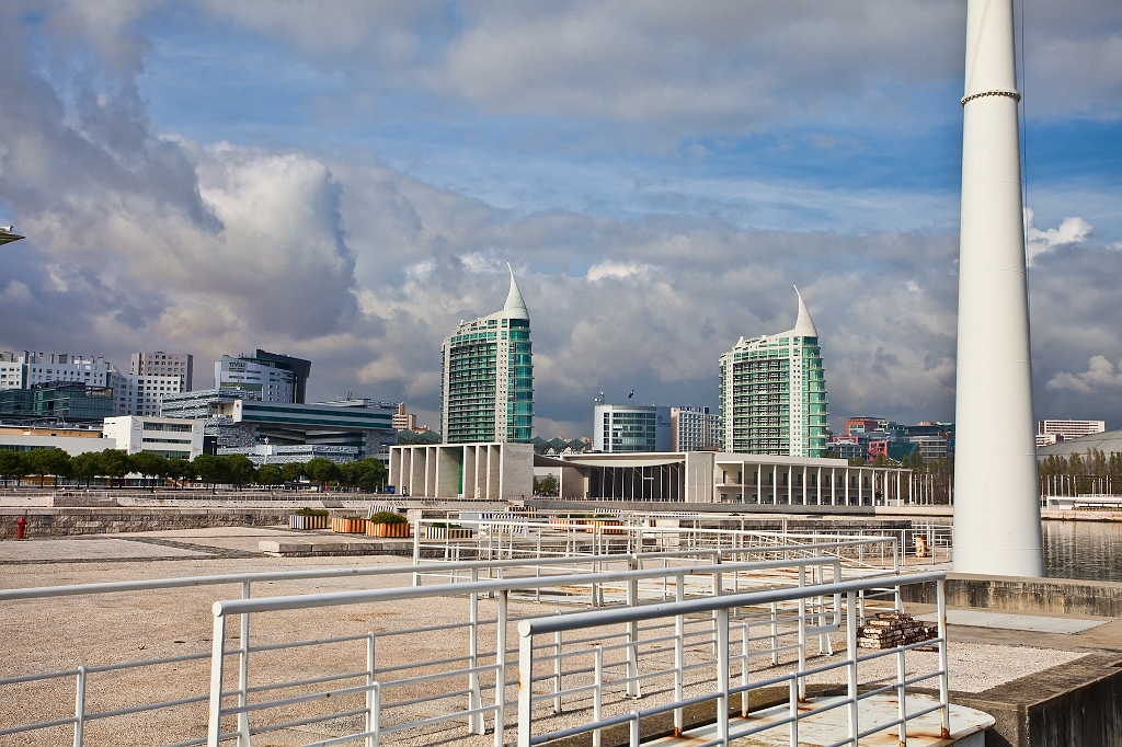 IMG_7393.jpg - Lisbonne du quai derrière l'océanorium