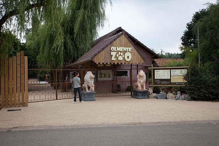 IMG_4259.jpg - Nous voici devant l'entrée du parc, le parking est sur le coté (parking gratuit !! faut le signaler c'est rare)