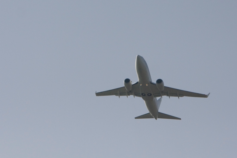 IMG_2413.jpg - quand même un bi réacteur , j'ai mis les trois photos pour qu'on voit qu'il passe bien au dessus