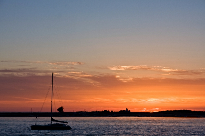 IMG_5874.jpg - Derrière on voir la pointe d'agon ! à marée basse on peut y passer à pied (faut être en short)