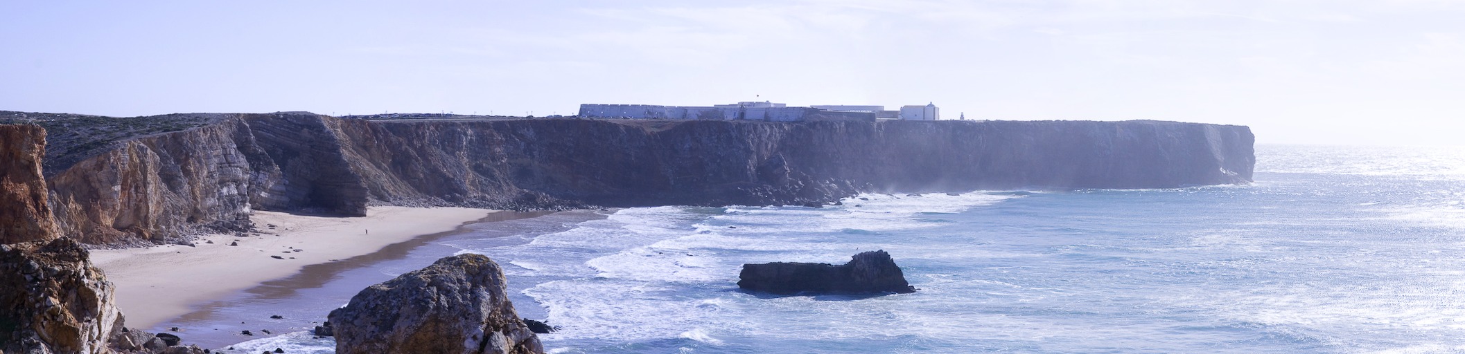pano4.jpg - 5 images, Taille: 2114 x 512, FOV: 46.36 x 11.24, RMS: 1.65, Lentille: Standard, Projection: Spherique, Couleur: LDR