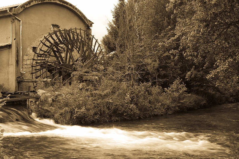 IMG_3545.jpg - Autre moulin qui etait utilisé pour le teillage du lin. j'ai vieillis la photo d'ailleur